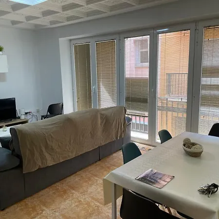 Parra Y Garaje, Apartamento *